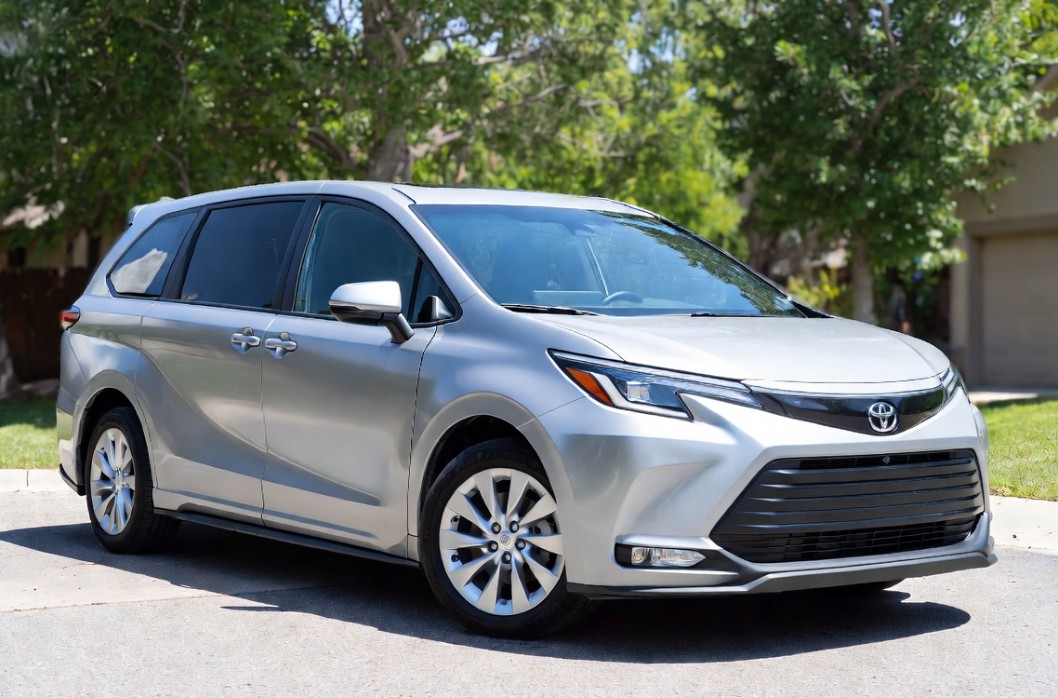 2027 Toyota Sienna Release Date & Price Guide